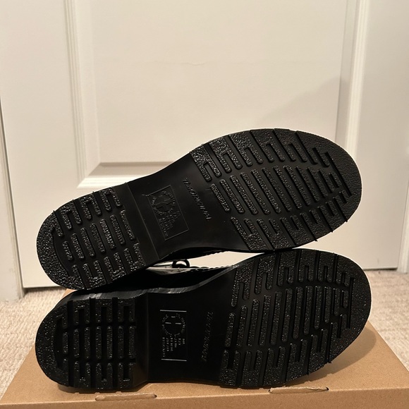 SOLD Women's Black Patent Dr.Martens Boots - Picture 5 of 9